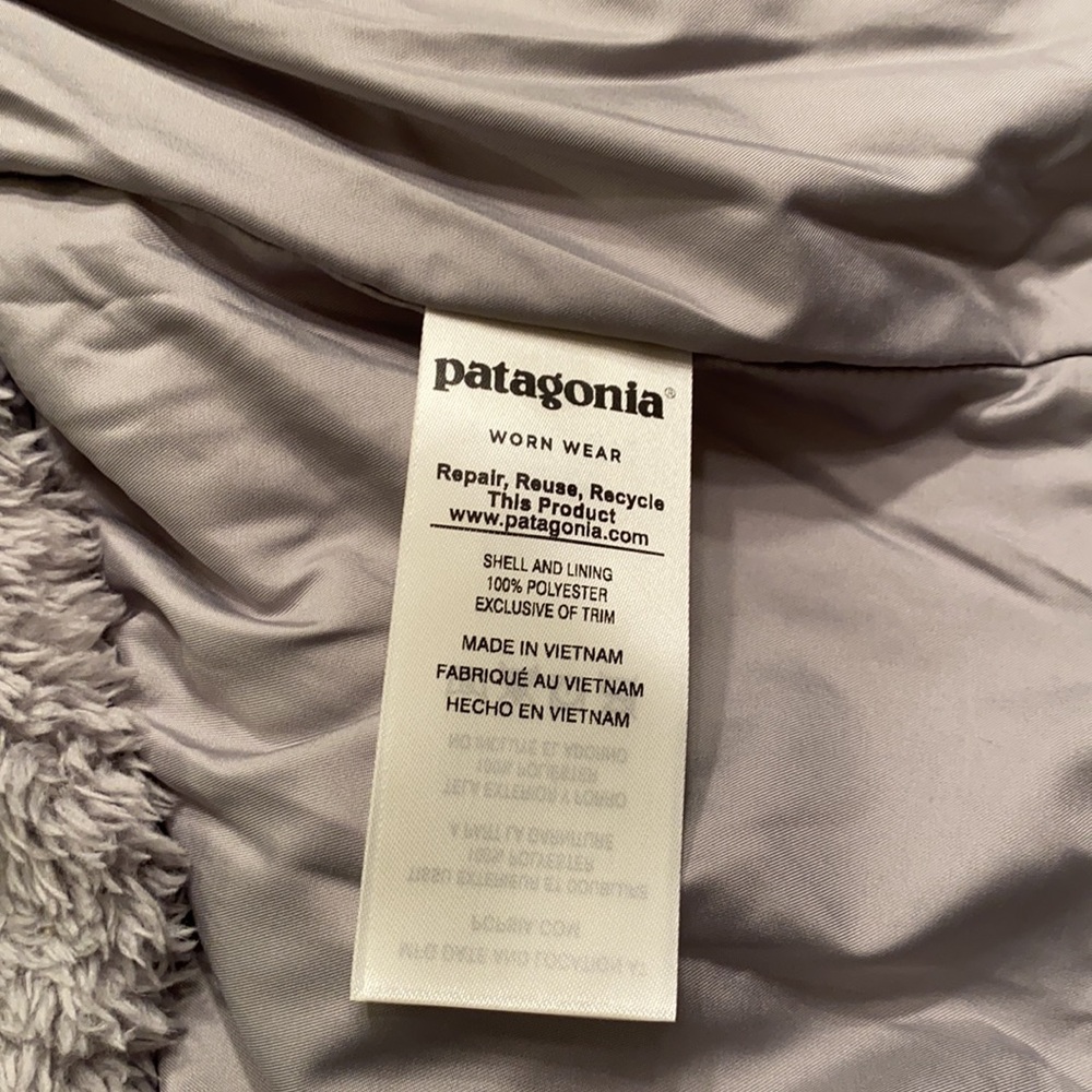 Patagonia grey soft fleece vest - Picture 5 of 5